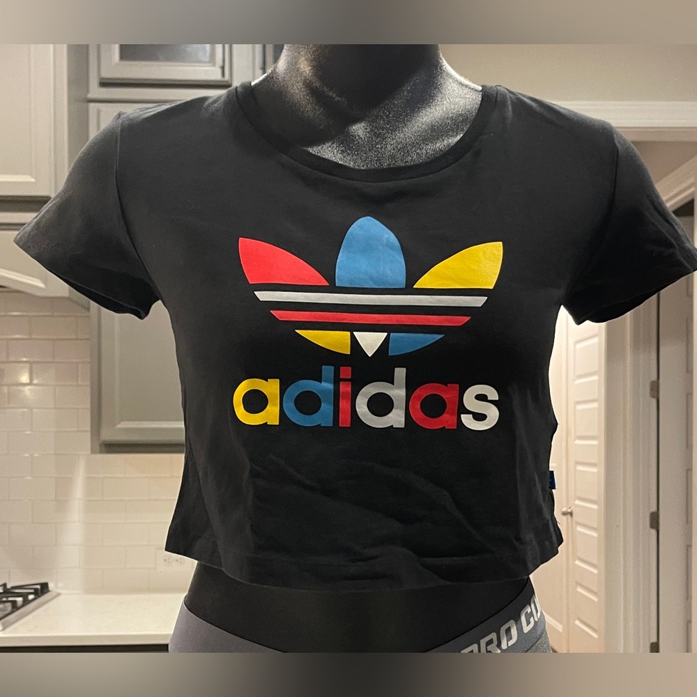 Wmn’s Adidas Logo Slim Crop Tee, Size Small, AY9449